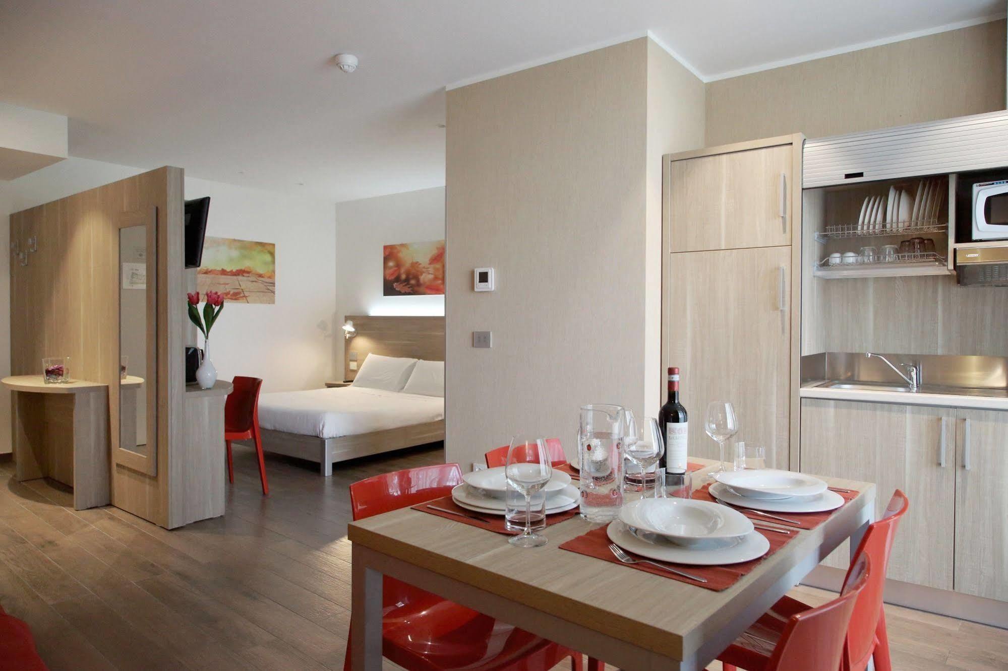 Privilege Apartments Vimercate Esterno foto